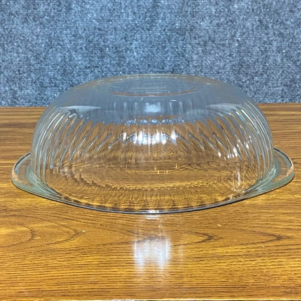 Vintage Pyrex 2QT Clear Ribbed Round Casserole Dish‎ with Ribbed Lid 024-S 624C